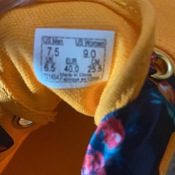 Gently used platform Vans sneakers - Picture 6 of 7